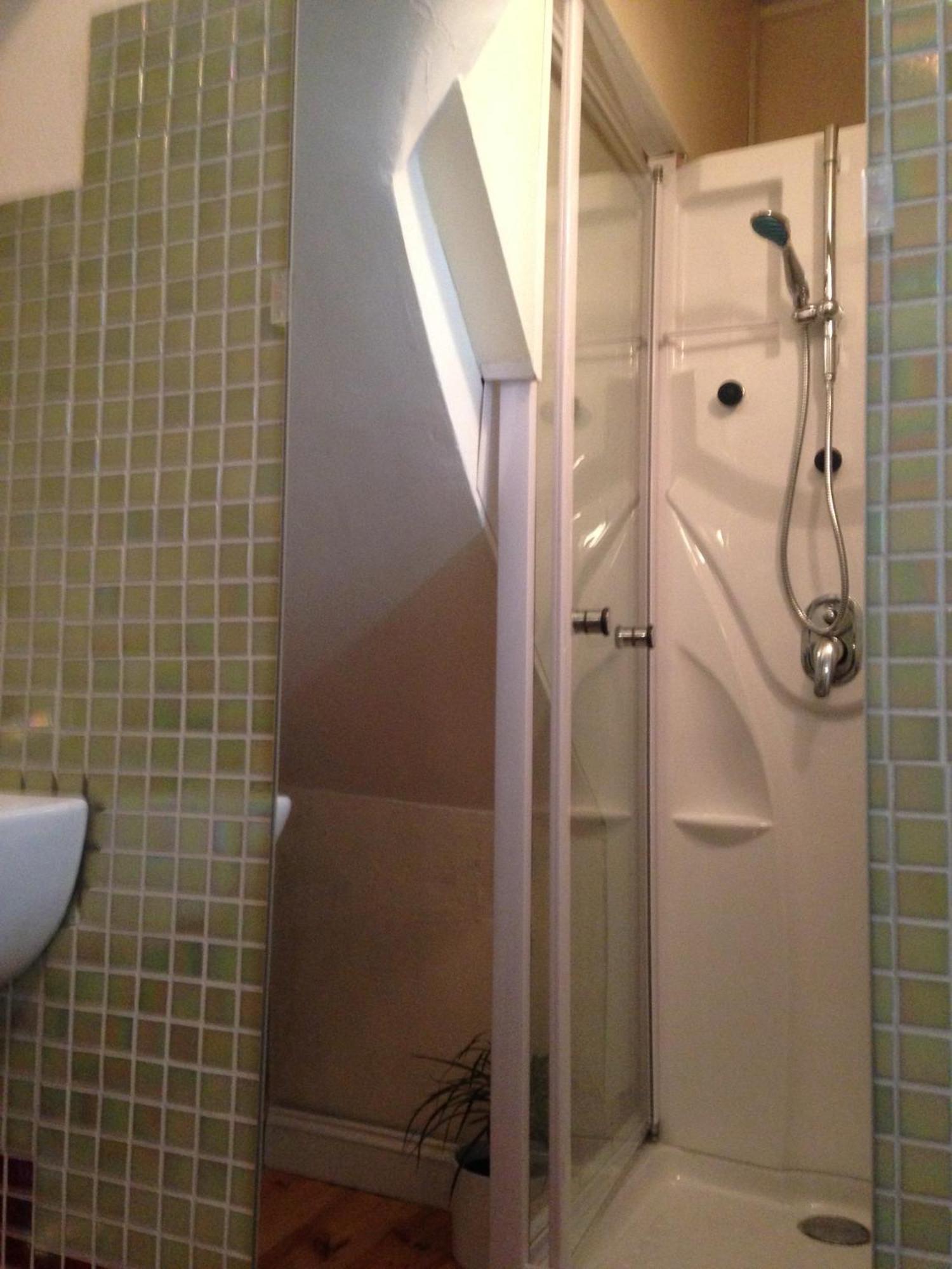 Two Top Central Beach Studios - Also Separate Spa Cabin And Watersports 브라이턴 객실 사진